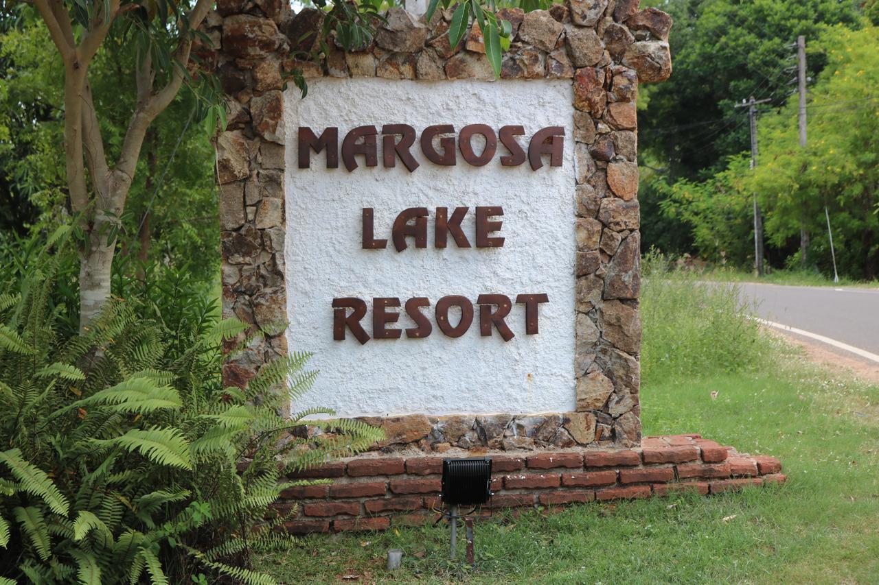 Margosa Lake Resort Anuradhapura Dış mekan fotoğraf